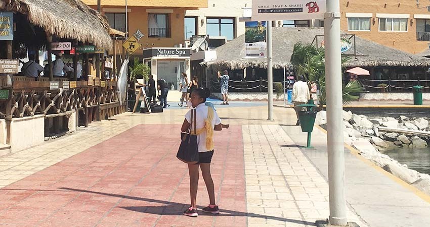 Sigue la explotación de niños en la marina de Cabo San Lucas Sigue la explotación de niños en la marina de Cabo San Lucas