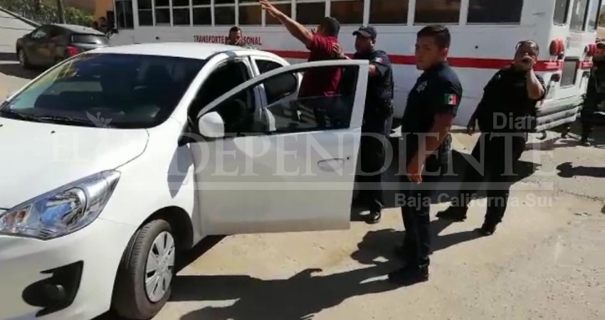 Montan taxistas operativo contra Uber en Corredor Turístico de Los Cabos Montan taxistas operativo contra Uber en Corredor Turístico de Los Cabos
