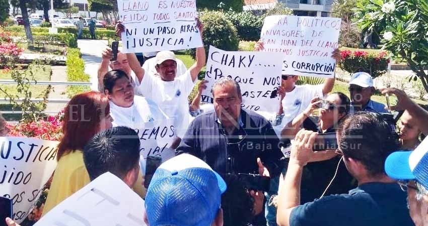 Acusan ejidatarios a diputado de Morena de apoyar despojo frente al mar Acusan ejidatarios a diputado de Morena de apoyar despojo frente al mar
