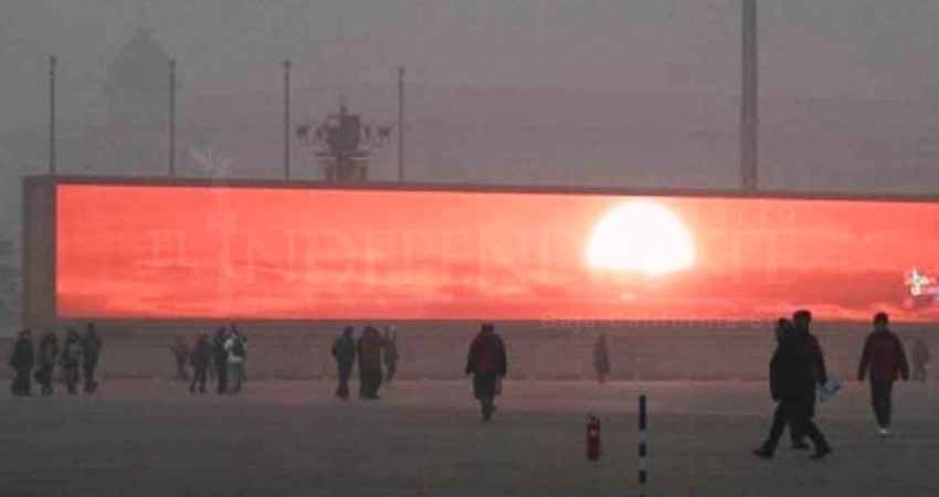 China emite en pantallas el amanecer en medio de la contaminación China emite en pantallas el amanecer en medio de la contaminación