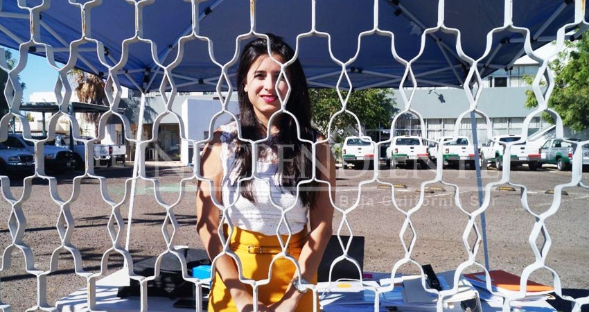 Atiende encargada de Semarnat en BCS “tras la reja” por bloqueo sindical Atiende encargada de Semarnat en BCS “tras la reja” por bloqueo sindical