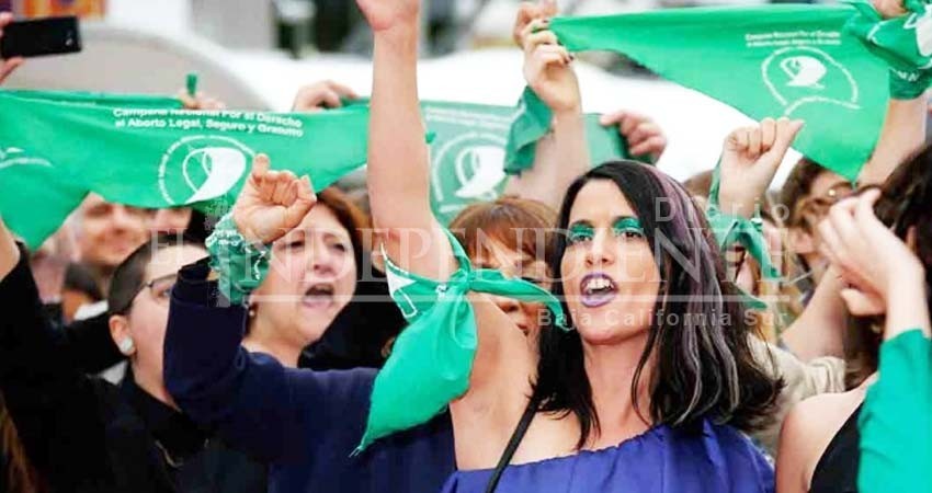 Cannes se tiñe de verde en favor al aborto Cannes se tiñe de verde en favor al aborto