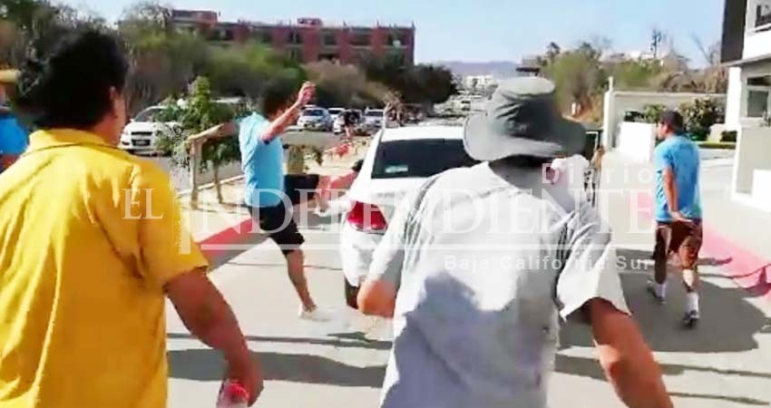 De acuerdo en que taxistas defiendan su derecho, pero no en que bajen a turistas de vehículos: Seretaria Ayto Los Cabos De acuerdo en que taxistas defiendan su derecho, pero no en que bajen a turistas de vehículos: Seretaria Ayto Los Cabos