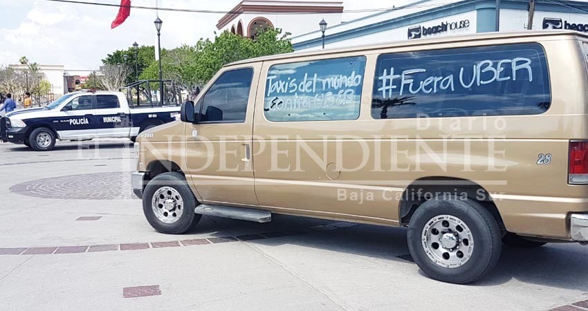 Reconoce el  Ayto. de Los Cabos que tema taxis - uber los está rebasando