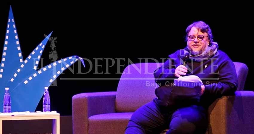 Guillermo del Toro pagará boletos de avión a equipo matemático para olimpiada Guillermo del Toro pagará boletos de avión a equipo matemático para olimpiada