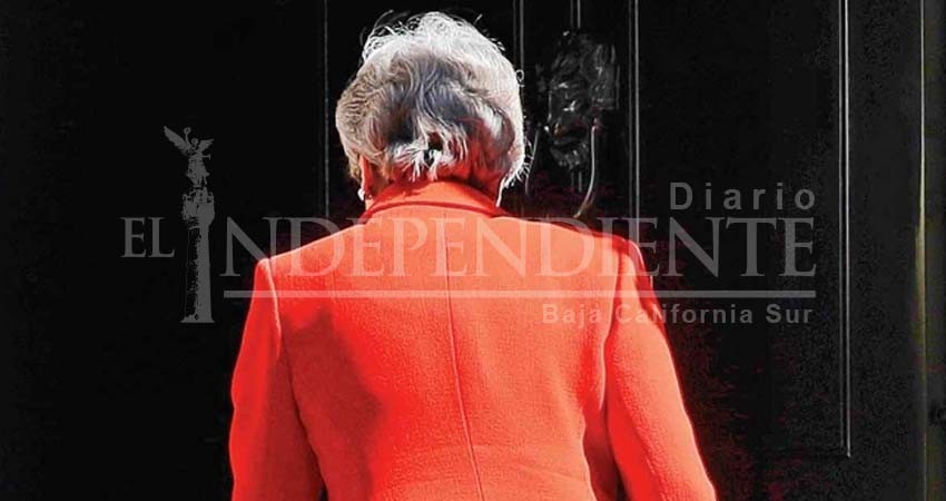 Brexit tira a May; divorcio de la UE