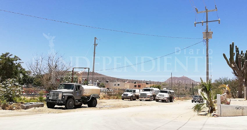 Se van pipas de SJC del pozo 04; cierran a particulares suministro de agua en Jacarandas Se van pipas de SJC del pozo 04; cierran a particulares suministro de agua en Jacarandas
