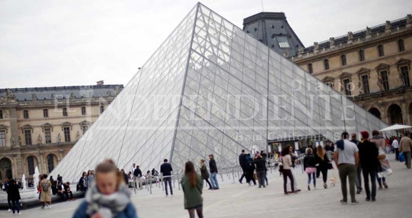 Cierra el Museo del Louvre por conflicto laboral