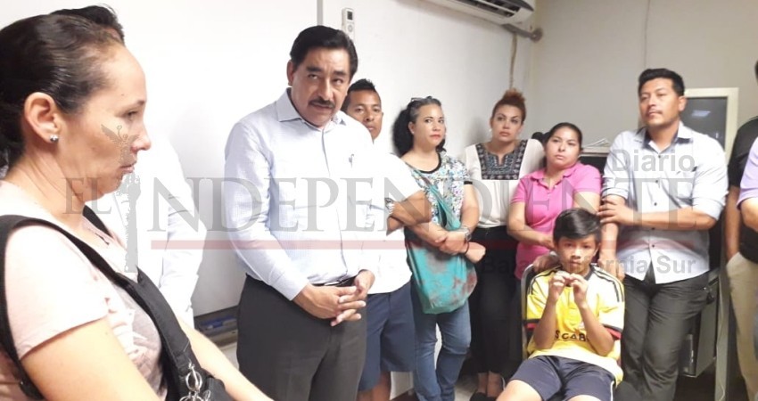 “Si el gobierno no apoya a nuestros hijos para los Juegos Nacionales, saldremos a botear a las calles”: padres de familia