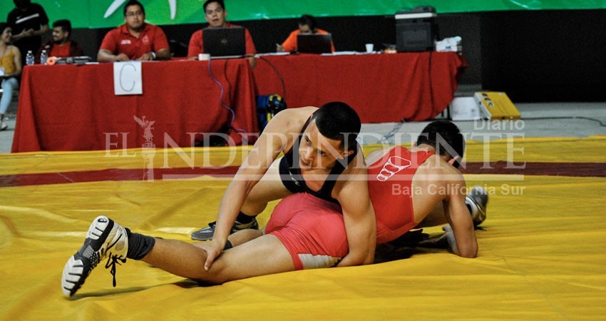 Arranca luchas asociadas en Chetumal