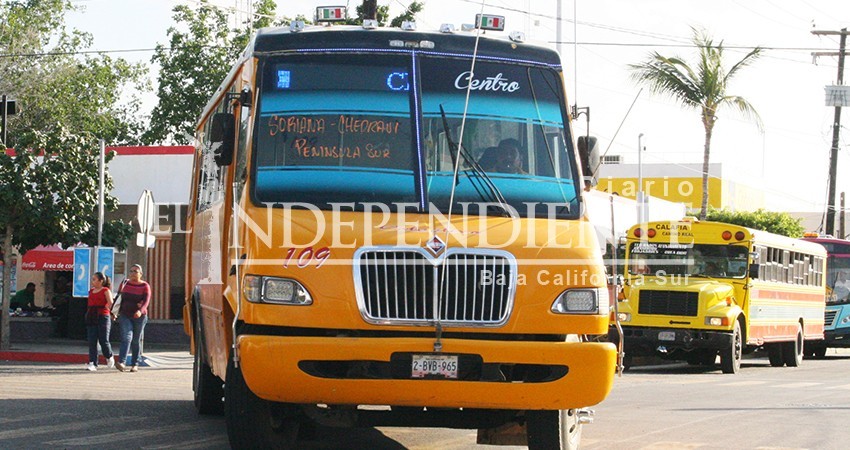 Chóferes solicitan aumento a tarifas del transporte público en La Paz Chóferes solicitan aumento a tarifas del transporte público en La Paz