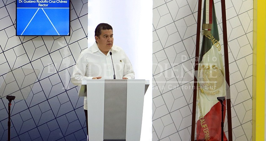 Termina Gustavo Cruz Chávez su gestión con la mayor oferta educativa en UABCS; Dante Salgado el nuevo rector Termina Gustavo Cruz Chávez su gestión con la mayor oferta educativa en UABCS; Dante Salgado el nuevo rector