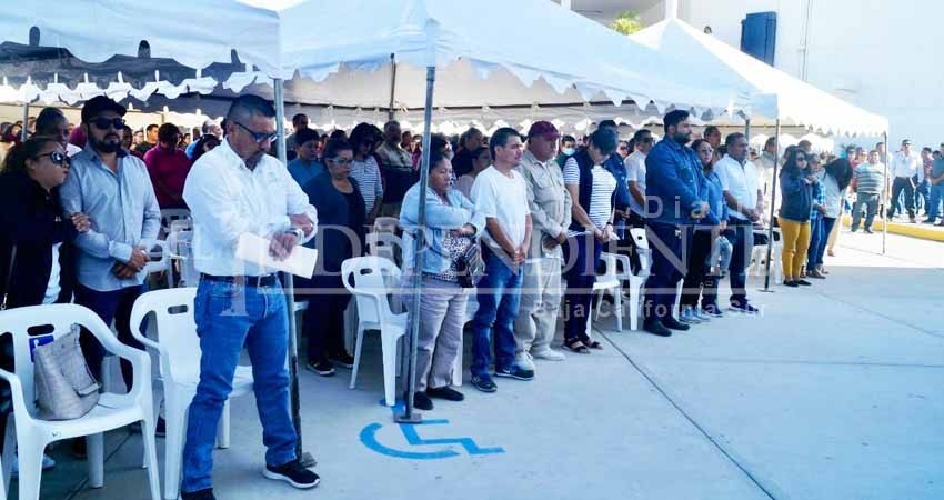 Vuelven a labores los burócratas del Ayuntamiento de La Paz Vuelven a labores los burócratas del Ayuntamiento de La Paz