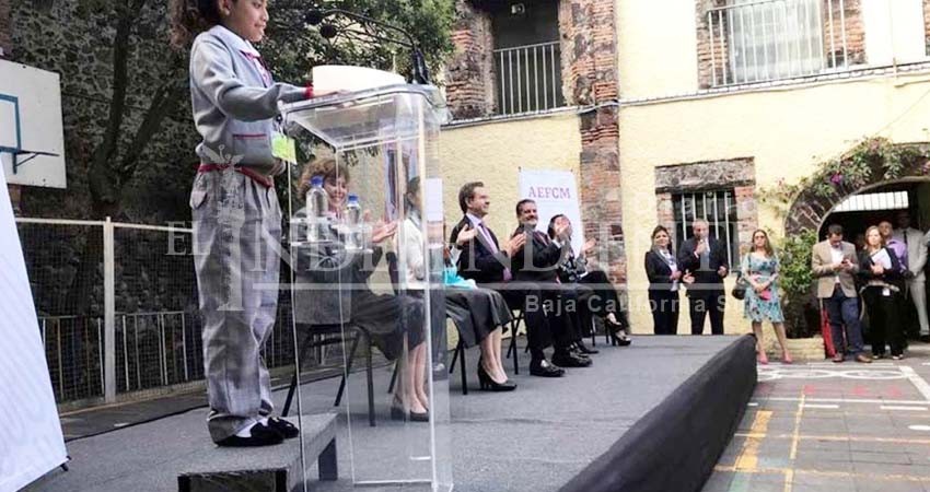 Elegir libremente uso de uniformes escolares es un golpe a la ideología de género: activista Elegir libremente uso de uniformes escolares es un golpe a la ideología de género: activista