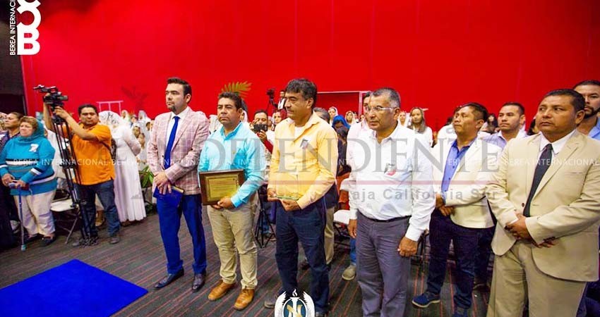 Reconocimos “labor altruista” de líder de la Luz del Mundo en BCS: Héctor Ortega Reconocimos “labor altruista” de líder de la Luz del Mundo en BCS: Héctor Ortega