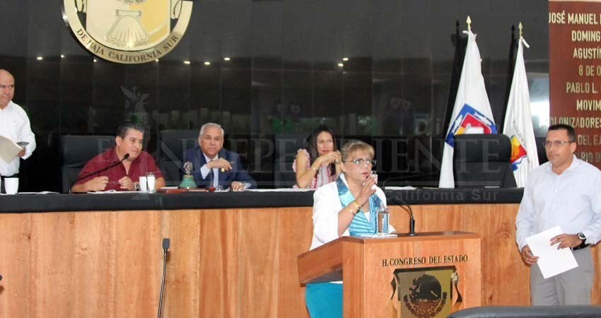 Rechazan diputados y burócratas control de asistencia en Congreso BCS Rechazan diputados y burócratas control de asistencia en Congreso BCS