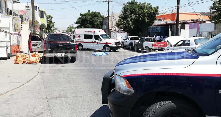Murió aplastado por un camión cisterna en calles de Cabo San Lucas Murió aplastado por un camión cisterna en calles de Cabo San Lucas