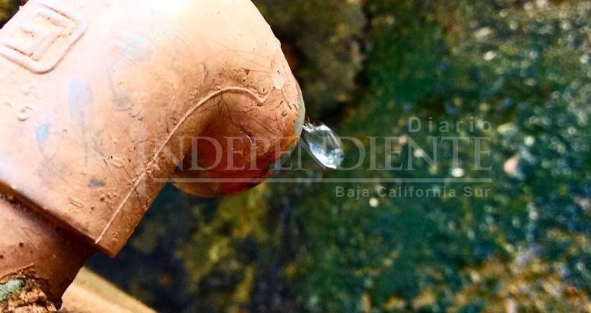 El 43% del agua que distribuye OOMSAPAS termina fugándose El 43% del agua que distribuye OOMSAPAS termina fugándose
