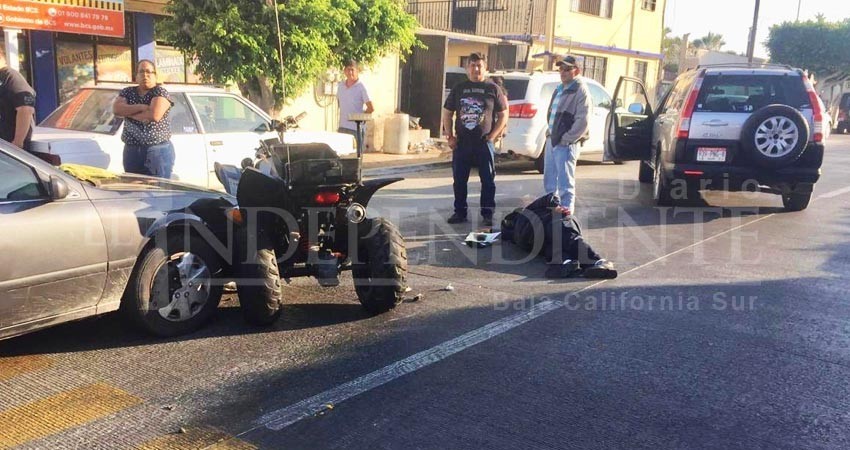 Otra vez.... sufre accidente automovilístico la Oficial Toledo de La Paz Otra vez.... sufre accidente automovilístico la Oficial Toledo de La Paz