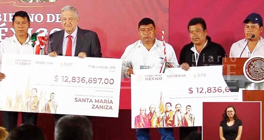 Entregan recursos de subasta de autos a municipios de Oaxaca Entregan recursos de subasta de autos a municipios de Oaxaca