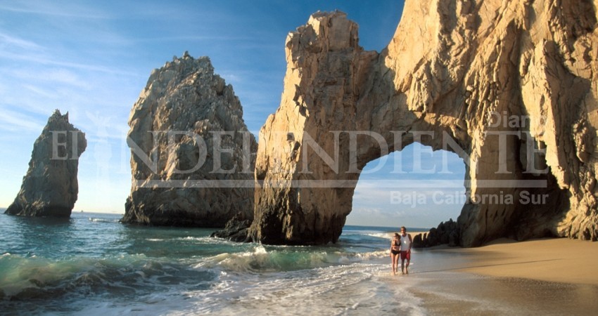 Se vuelve a formar playa en la zona de El Arco y recomiendan extremar precauciones