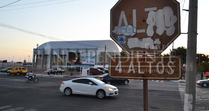 Los paceños se pasan los altos por costumbre: Tránsito Municipal