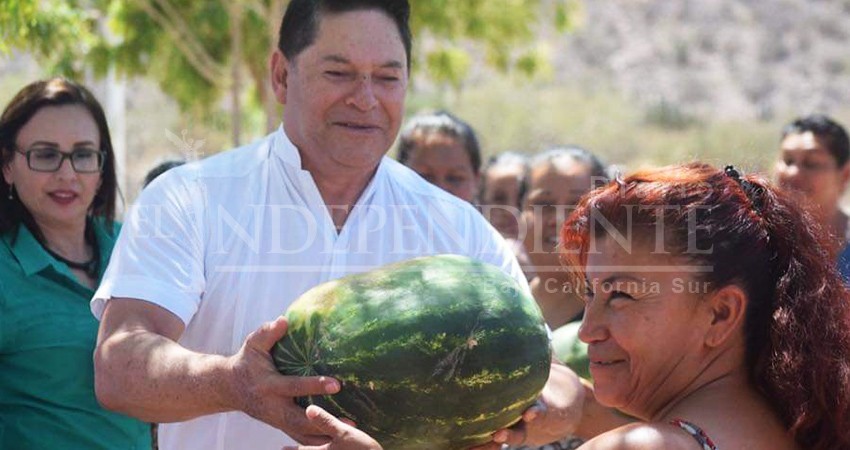 Persiste “Lord Sandías”: Diputado seguirá regalando alimentos en su distrito Persiste “Lord Sandías”: Diputado seguirá regalando alimentos en su distrito