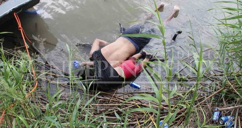 La triste historia de la foto de Óscar y Angie ahogados en el río Bravo La triste historia de la foto de Óscar y Angie ahogados en el río Bravo