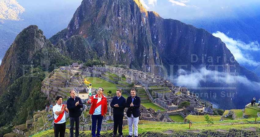 Encienden la Antorcha Panamericana en Machu Picchu Encienden la Antorcha Panamericana en Machu Picchu