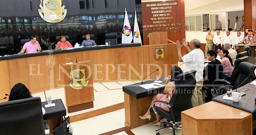 Legisladores de BCS luchan por fuerza de poder en sesión extraordinaria Legisladores de BCS luchan por fuerza de poder en sesión extraordinaria