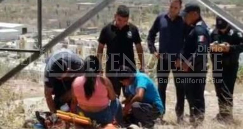 Mujer intenta quitarse la vida aventándose de una antena en La Paz Mujer intenta quitarse la vida aventándose de una antena en La Paz