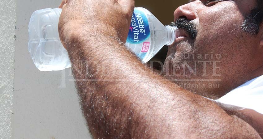 Debemos mantenernos hidratados para evitar golpe de calor: Jurisdicción Sanitaria