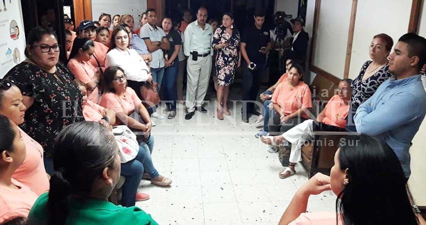 Padres de familia de CENDI La Paz piden solución al problema de recurso federal