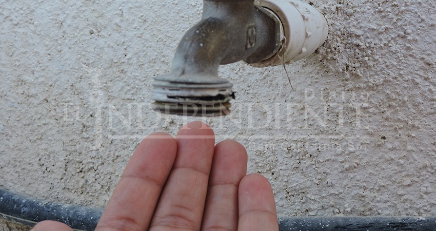 Siguen los problemas en Puerto Nuevo con el servicio de agua; no hay suficiente presión