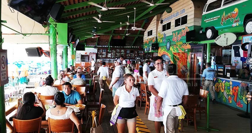 Le pinta bien el verano a los restauranteros de Playa El Médano