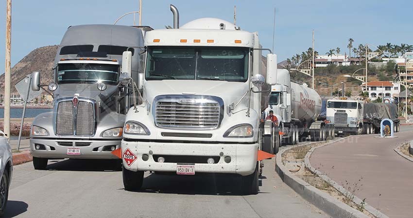 Especialistas demandan liberación del transporte de carga en BCS Especialistas demandan liberación del transporte de carga en BCS