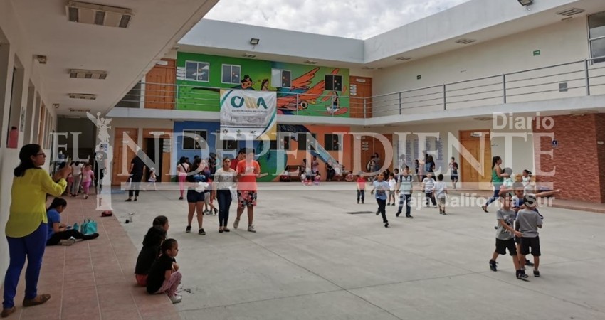 A pesar del “bache” presupuestal, no deben desaparecer los premios de literatura: CMA A pesar del “bache” presupuestal, no deben desaparecer los premios de literatura: CMA