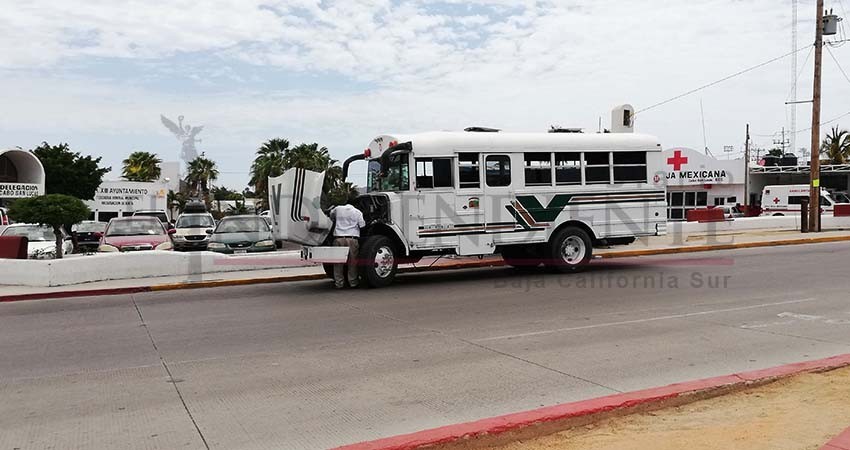 De mala calidad y vulgar el servicio de transporte público en Los Cabos