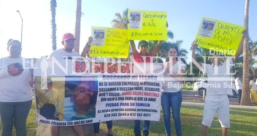 Realizan manifestación por la paz y desaparecidos en Los Cabos Realizan manifestación por la paz y desaparecidos en Los Cabos
