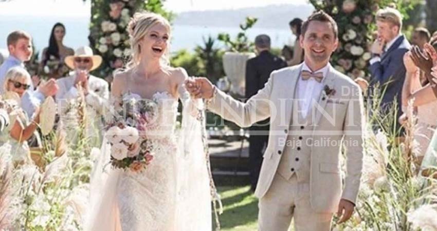 Matthew Bellamy, vocalista de Muse, se casa con Elle Evans Matthew Bellamy, vocalista de Muse, se casa con Elle Evans