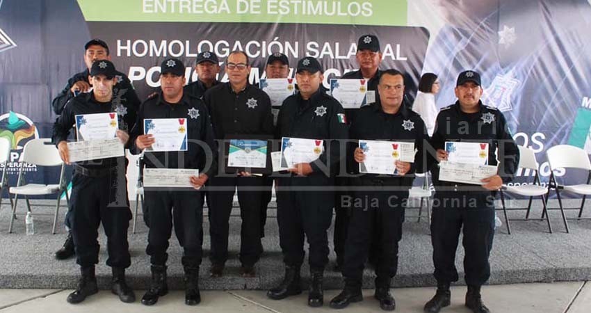 Invierten casi 8 mdp para homologar sueldos de policías de La Paz Invierten casi 8 mdp para homologar sueldos de policías de La Paz