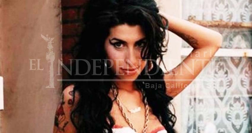 Exnovio pretende vender fotos íntimas de Amy Winehouse Exnovio pretende vender fotos íntimas de Amy Winehouse