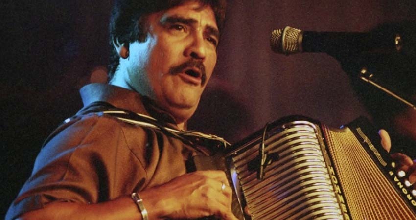 Famosos lamentan y despiden emotivamente a Celso Piña Famosos lamentan y despiden emotivamente a Celso Piña