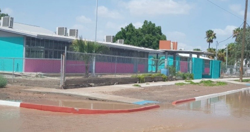 Suspenden clases en todas las escuelas de Ciudad Insurgentes por afectaciones de “Ivo” Suspenden clases en todas las escuelas de Ciudad Insurgentes por afectaciones de “Ivo”