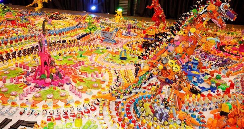 Cuando un 'meteorito' de plástico extinguió a la humanidad Cuando un 'meteorito' de plástico extinguió a la humanidad