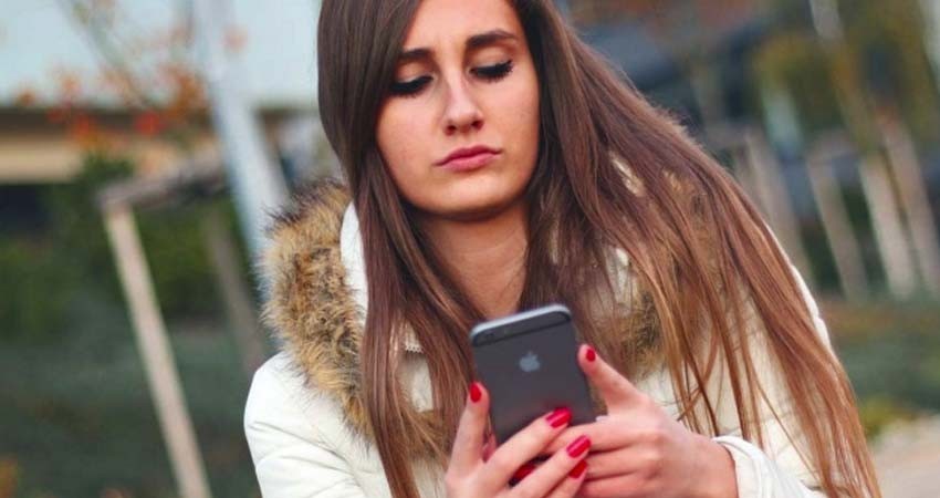 Apple ofrece disculpas por haber espiado a usuarios a través de Siri Apple ofrece disculpas por haber espiado a usuarios a través de Siri