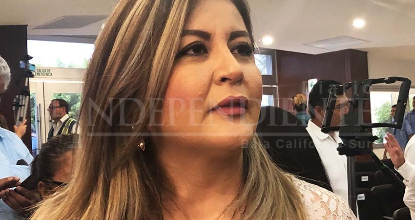 “Es mentira, los diputados no ganamos 600 mil pesos mensuales”, asegura Daniela Rubio “Es mentira, los diputados no ganamos 600 mil pesos mensuales”, asegura Daniela Rubio