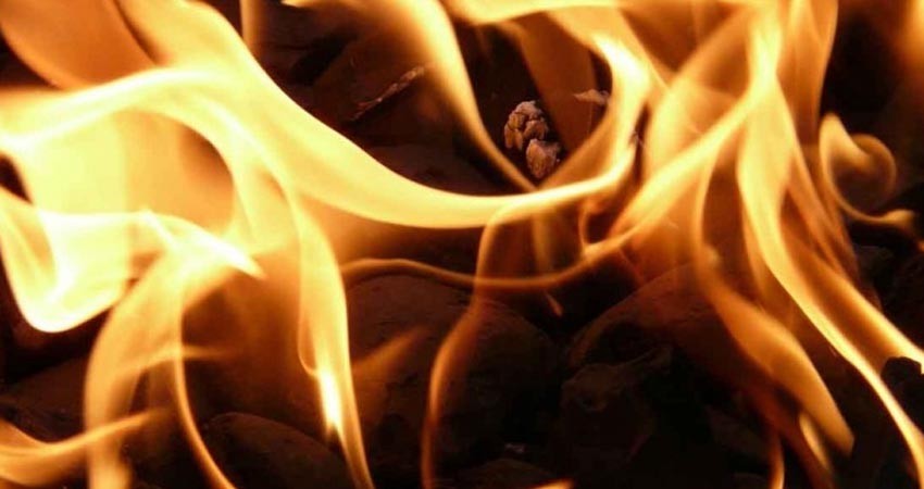 Rocían gasolina y prenden fuego a niño que sufría bullying Rocían gasolina y prenden fuego a niño que sufría bullying