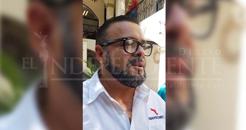 Ayuntamiento de Los Cabos sigue deteniendo vehículos Anapromex, denuncia la organización Ayuntamiento de Los Cabos sigue deteniendo vehículos Anapromex, denuncia la organización