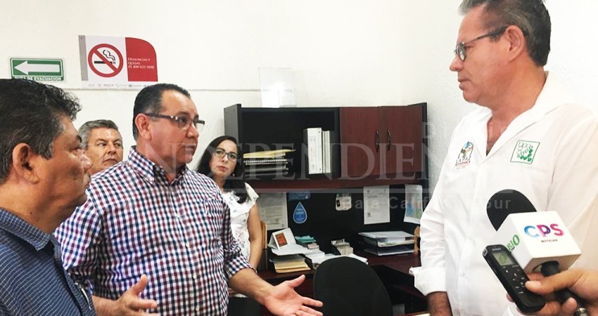 Amenazan burócratas con paro en SAPA por “recorte" de "horas extras”; el Organismo asegura que pagará Amenazan burócratas con paro en SAPA por “recorte" de "horas extras”; el Organismo asegura que pagará